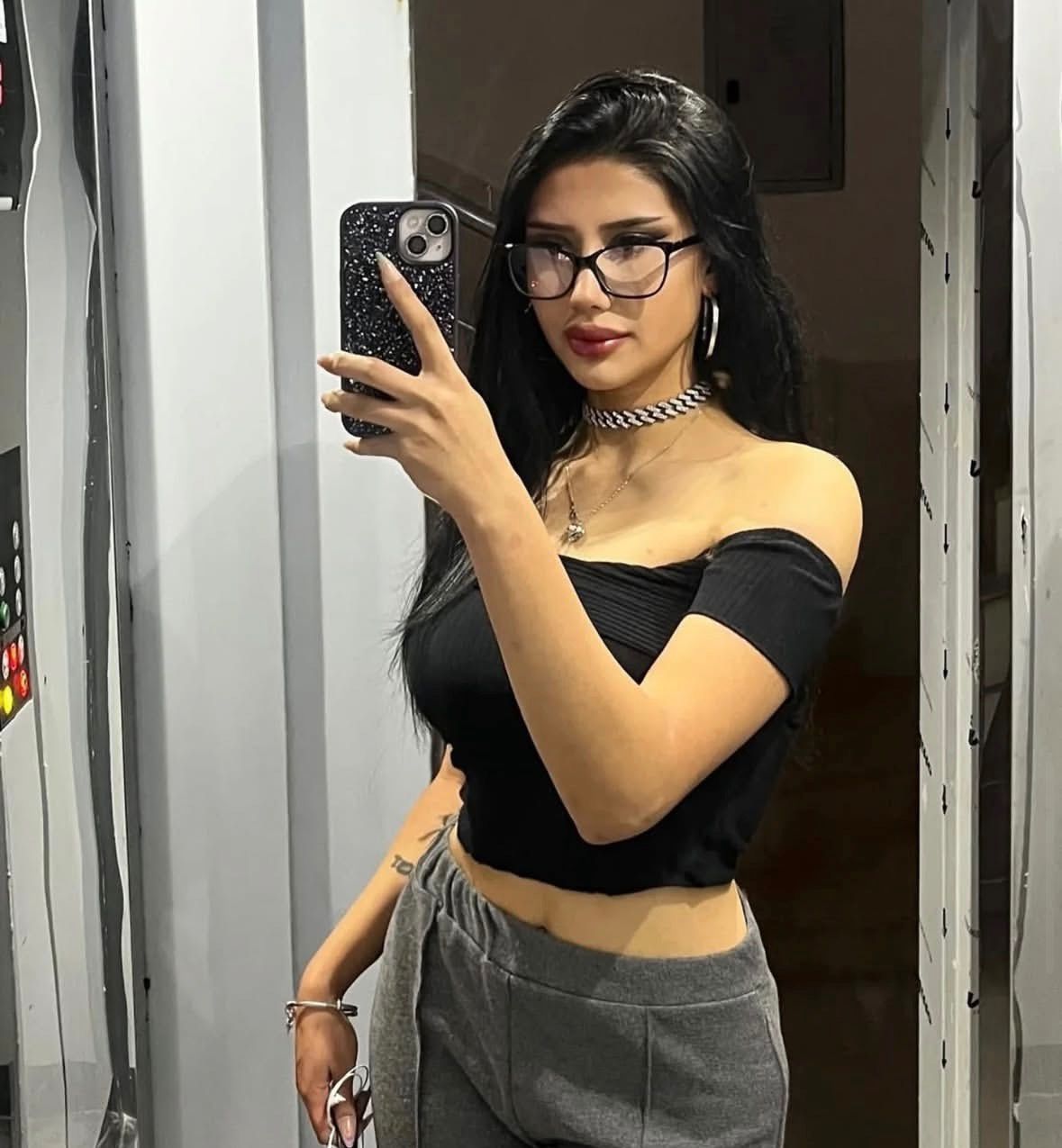 Külef Zarif Bir Sevgili Bayan Escort Elçin